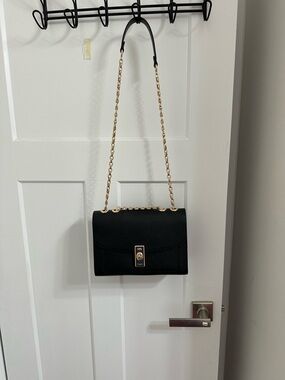 EUC Coach Black Leather Chain Shoulder Bag with Gold Hardware